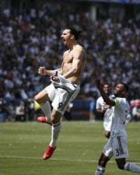  那不勒斯新星闪耀，首秀破门惊艳全场  