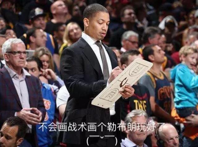  佛罗伦萨主帅下课，助教暂代指挥权  